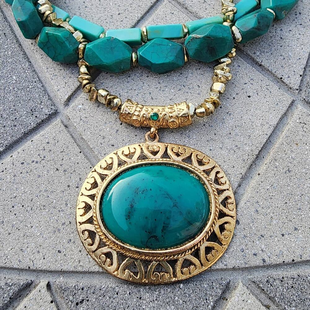 Vintage Triple Contrast Strand Faux Turquoise Medallion Statement Necklace - Picture 11 of 11
